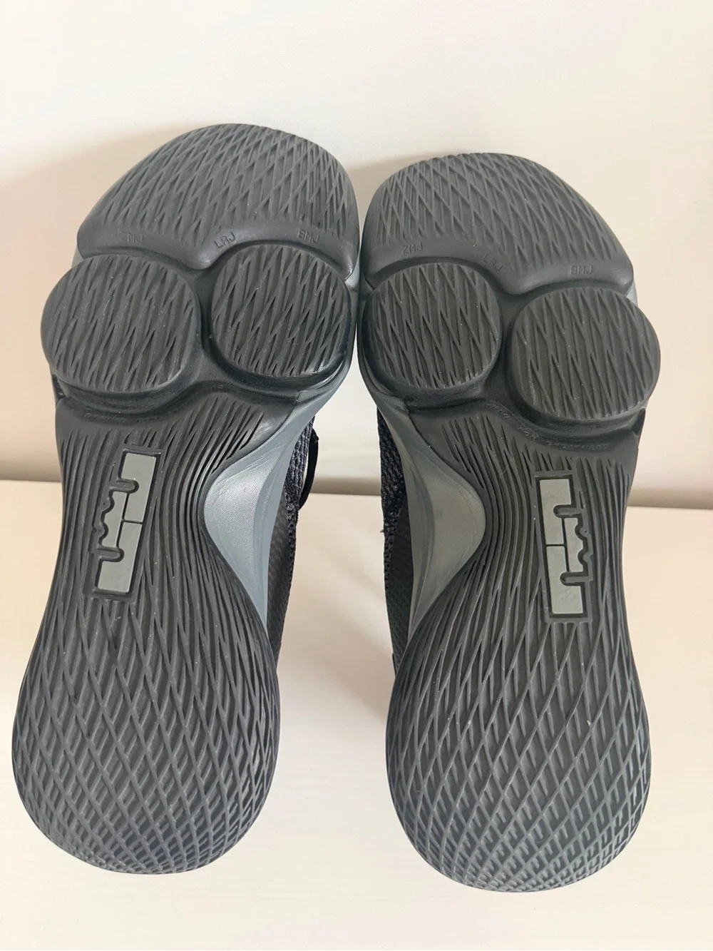 Nike - LeBron James Dark Gray/Black Athletic Shoes